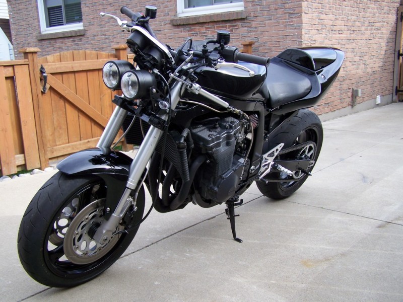 Стритфайтер Suzuki GSX 1100